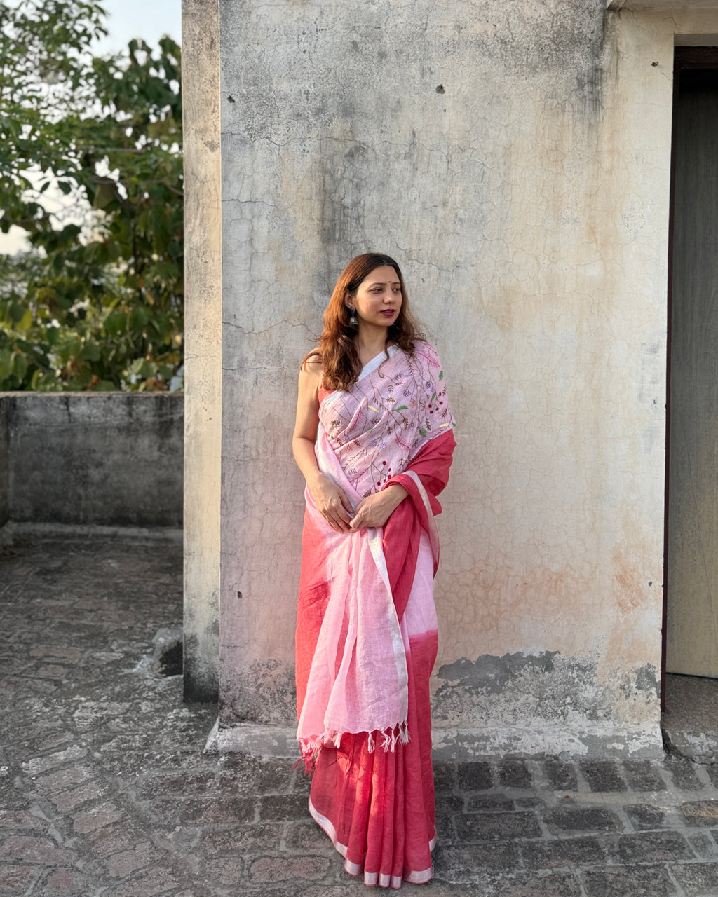 Rose | Embroidered Linen Saree