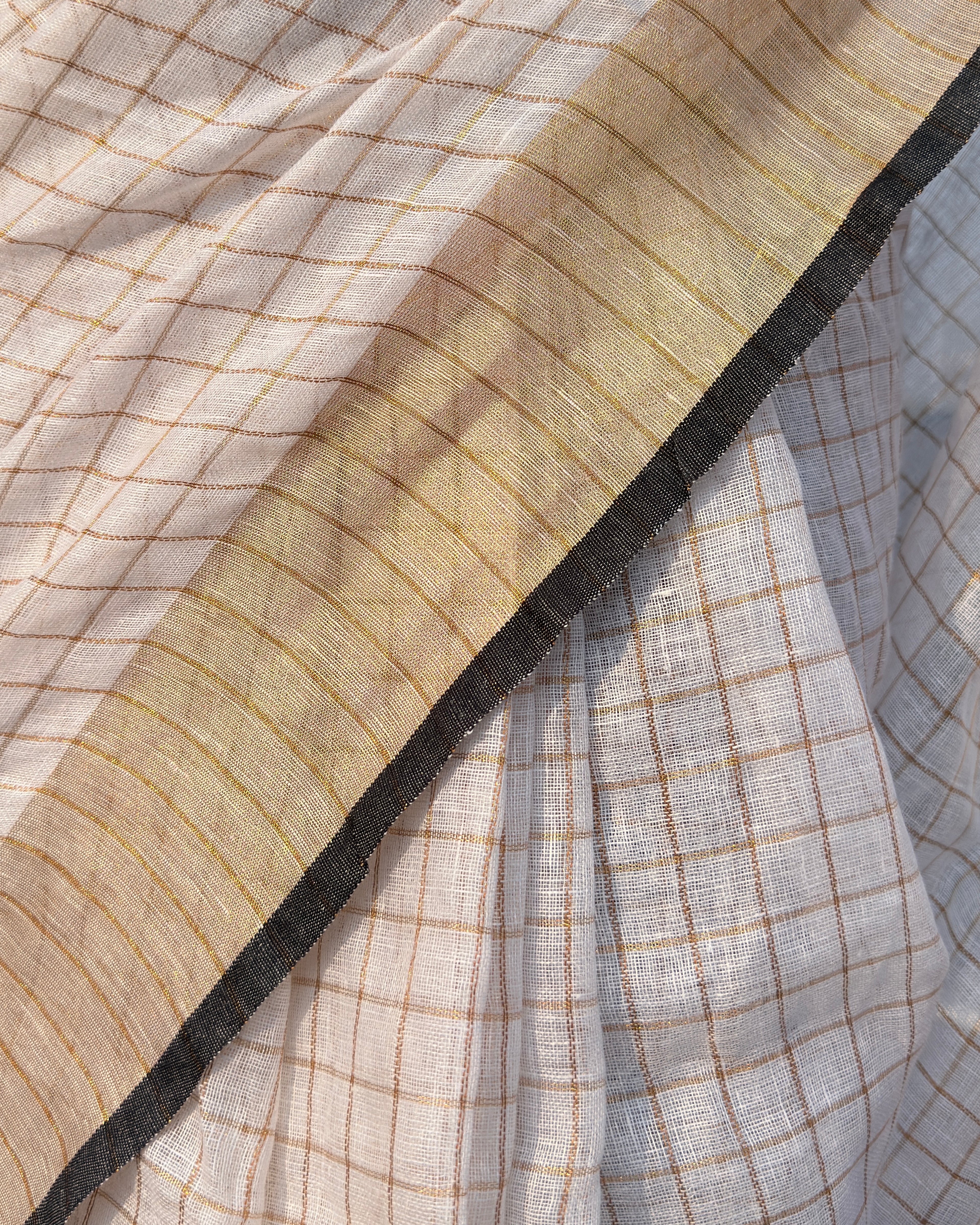 Taara | Linen Zari Checks Saree
