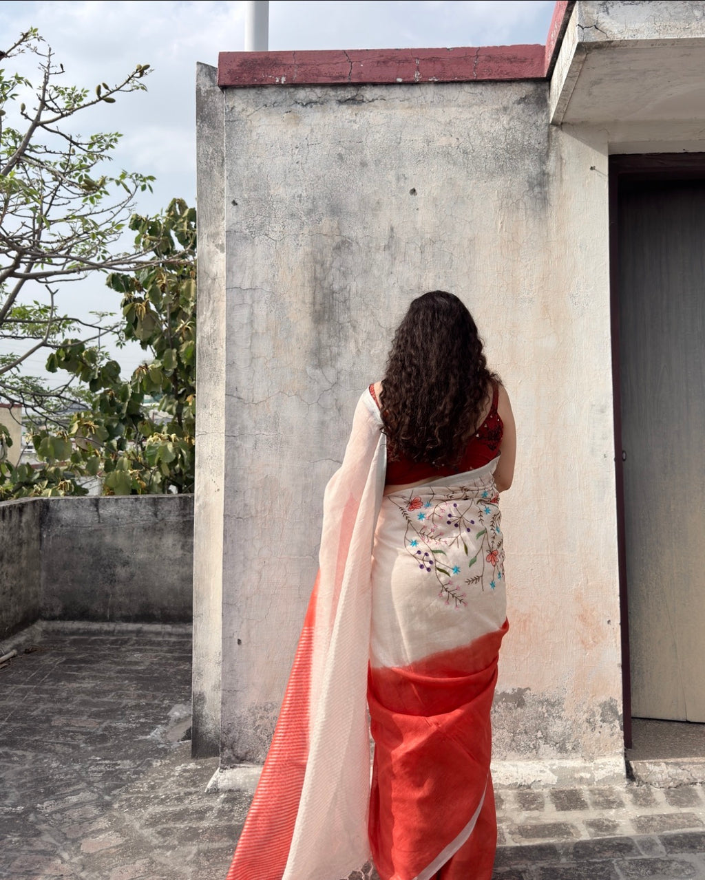 Campa | Embroidered Linen Saree