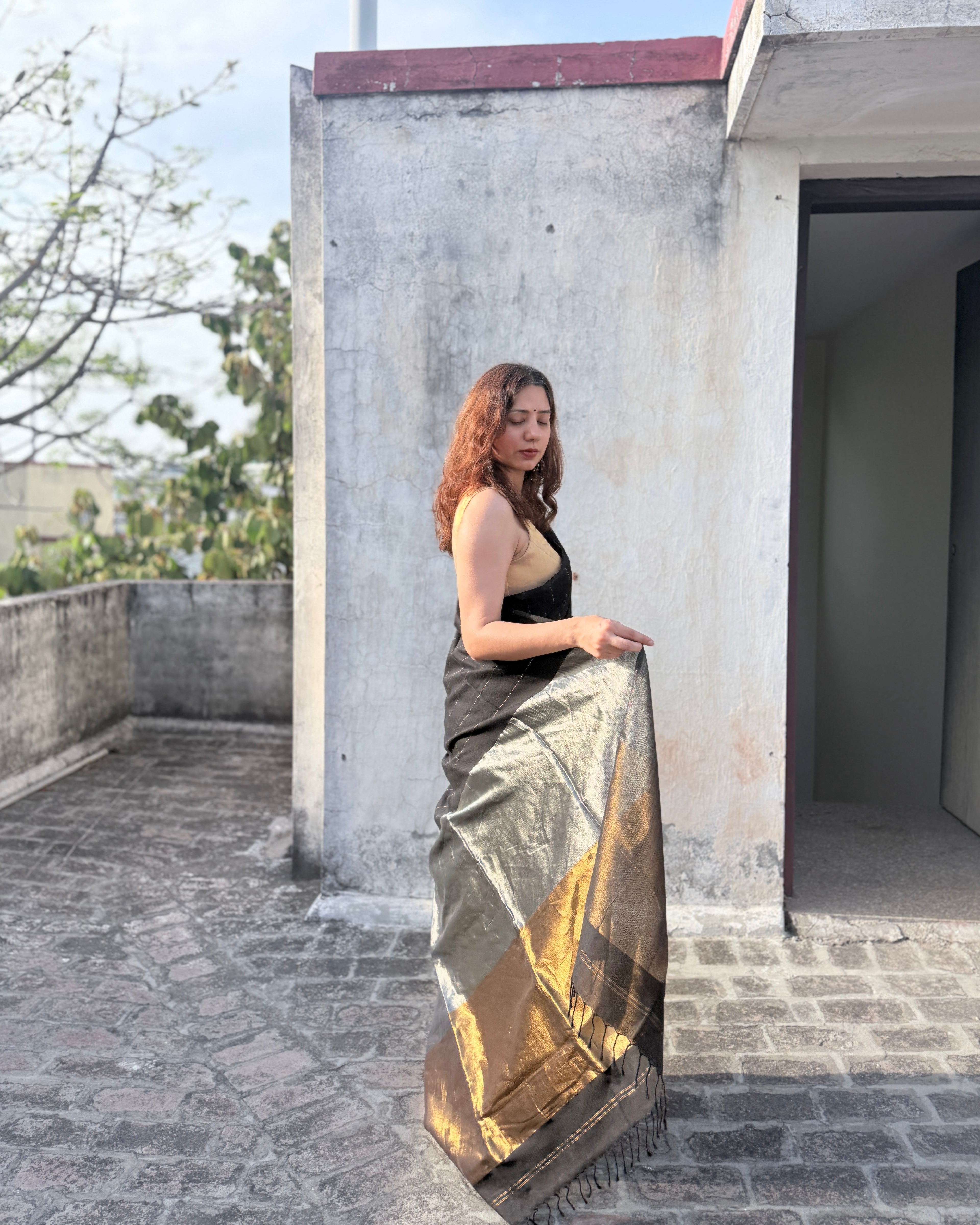 Raina | Black Twill Woven Maheshwari Saree