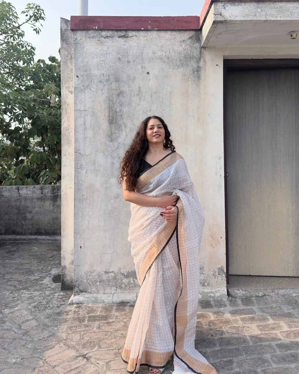 Taara | Linen Zari Checks Saree
