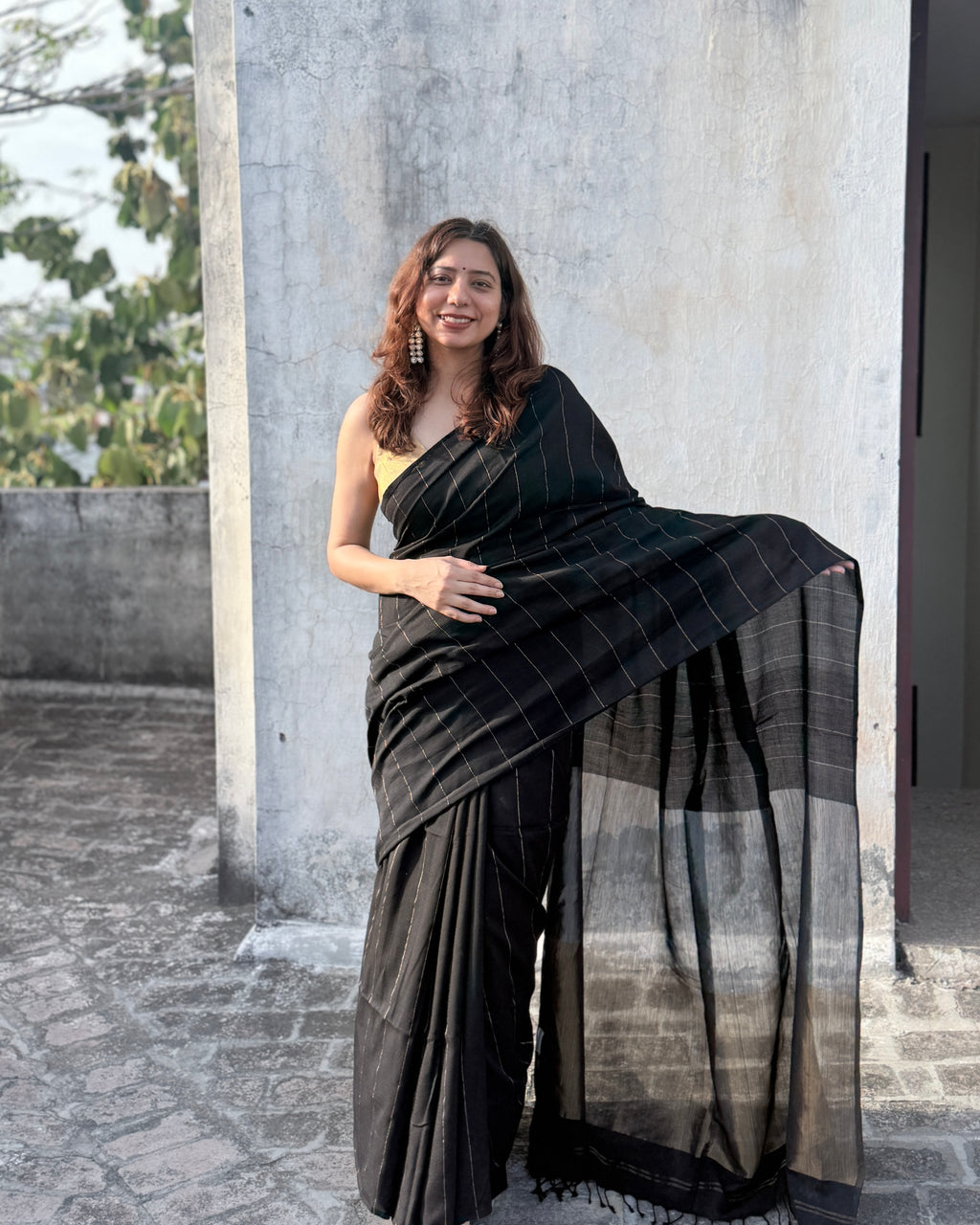 Raina | Black Twill Woven Maheshwari Saree
