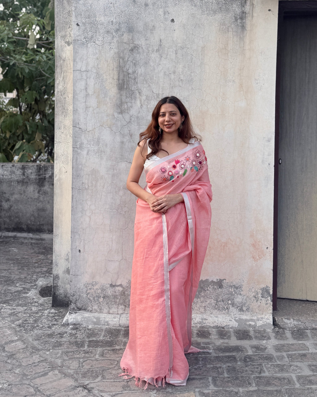 Ruhi | Embroidered Linen Saree