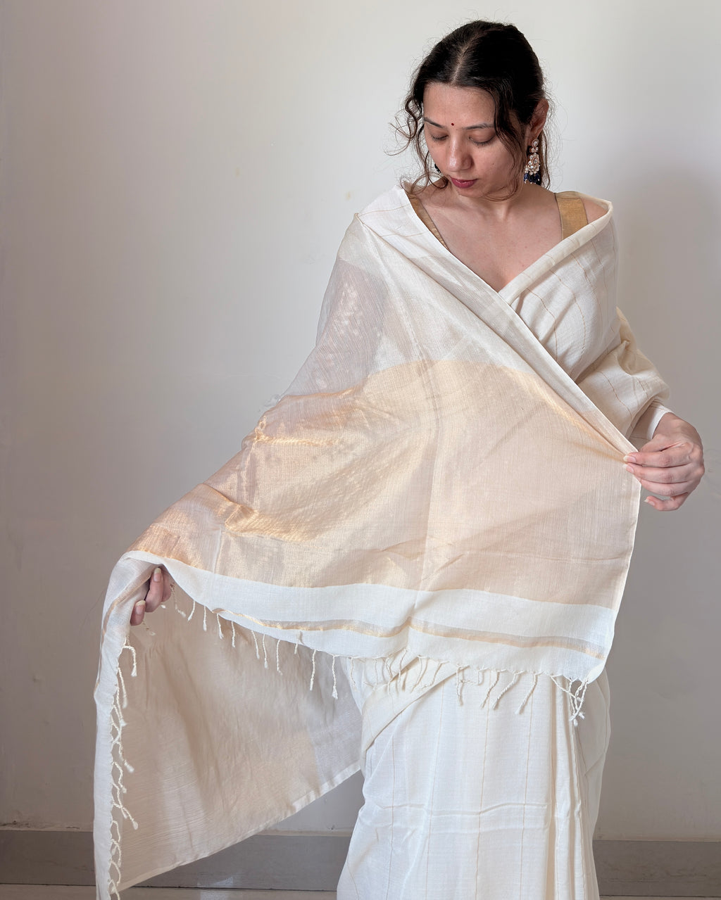 Nargis | White Twill Woven Maheshwari Saree