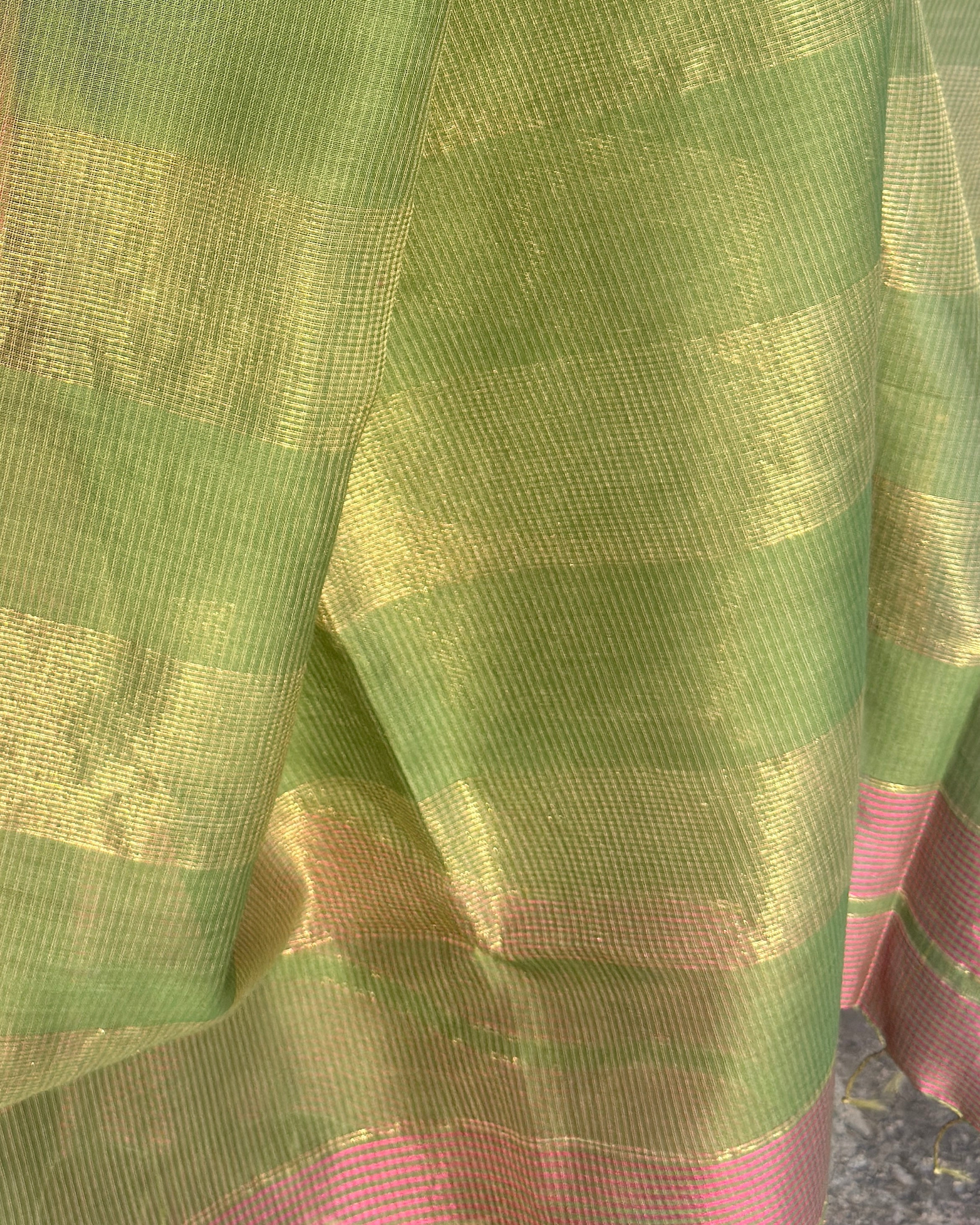 Kishmish | Pink Maheshwari Checks Saree